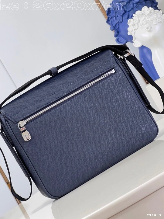 LOUIS PM DISTRICT VUITTON 0311